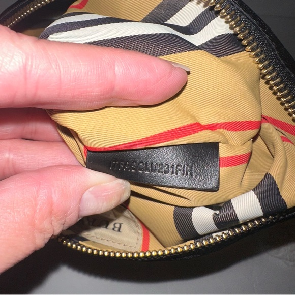 Burberry Kingdom Medium Logo Flat Nylon Top Zip Clutch/Pouch in black/white EUC - Picture 7 of 17